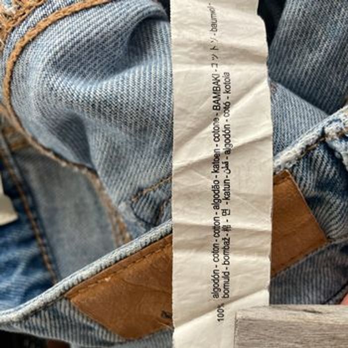 Jean droit bleu clair effet usé Stradivarius taille 42 (L), 100% coton, made in Cambodia V071 - photo numéro 10