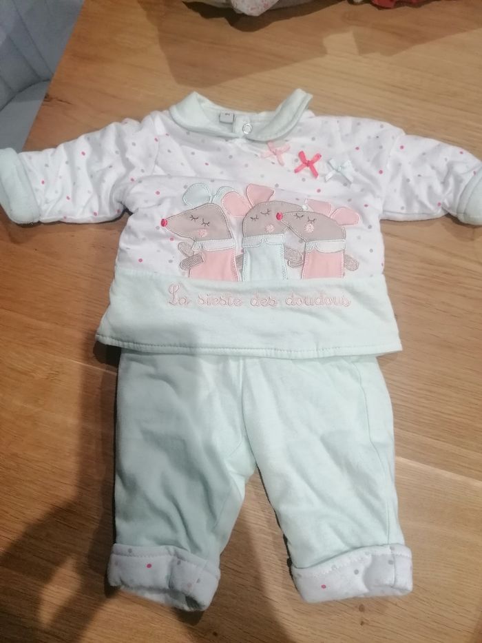 Lots 62 articles taille 1 mois fille - photo numéro 7