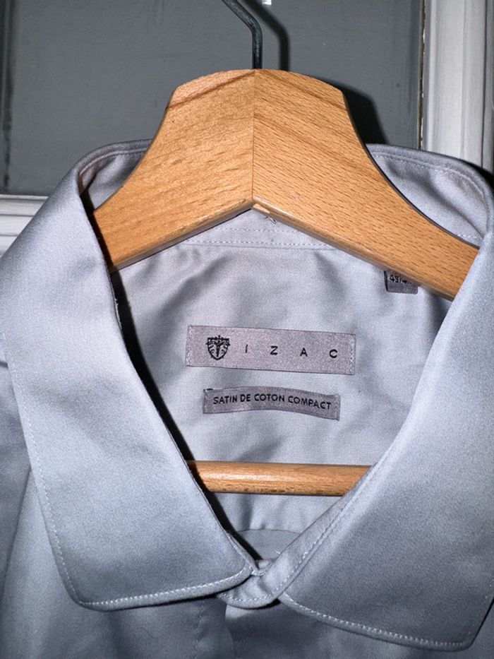 Chemise Izac  Neuve sans étiquette Valeur 99 euros Taille 5 (43-44) - photo numéro 2
