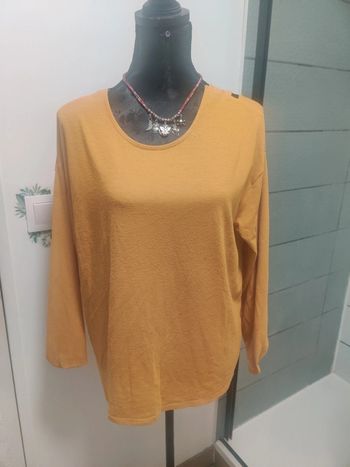 Pull fin joli dos et dentelle