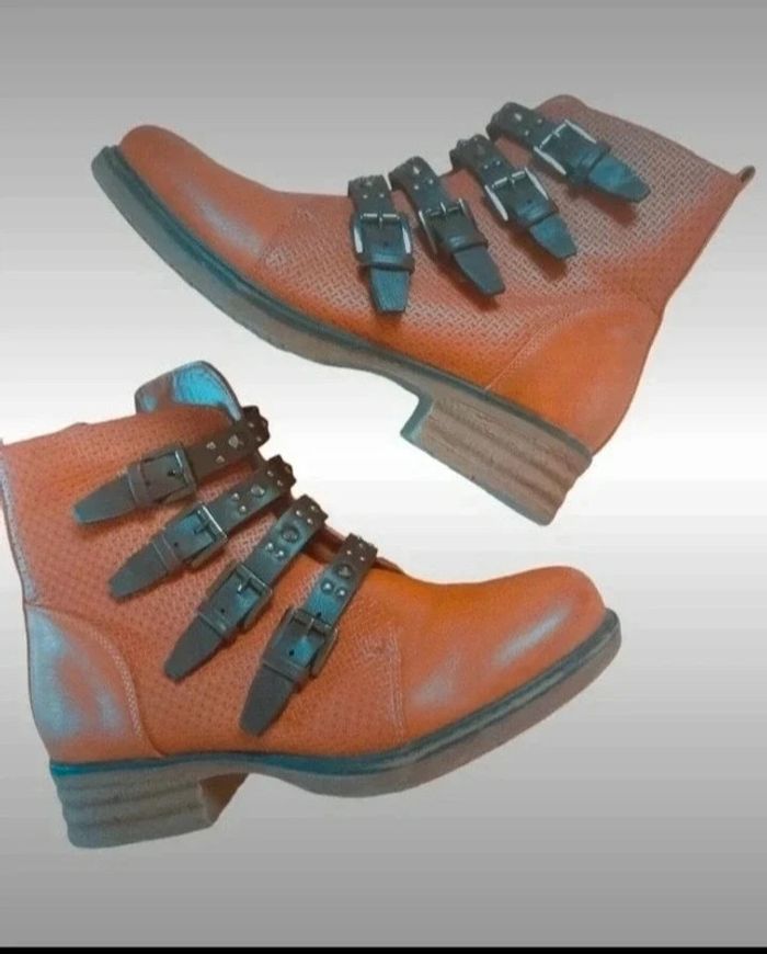 Jolie Bottines en taille 38 couleur camel petit talon - photo numéro 2