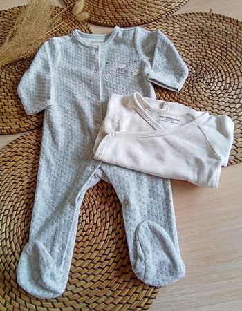 Babygro tons gris en velours imprimé+ body Vertbaudet taille 3 mois