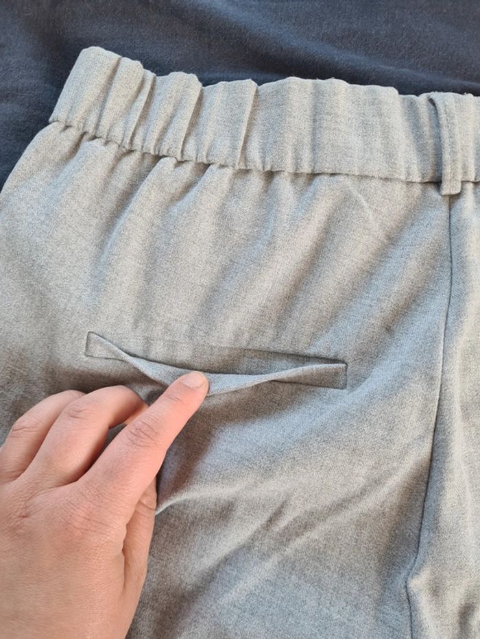 Pantalon gris 7/8 de chez Zara - taille XS - photo numéro 7