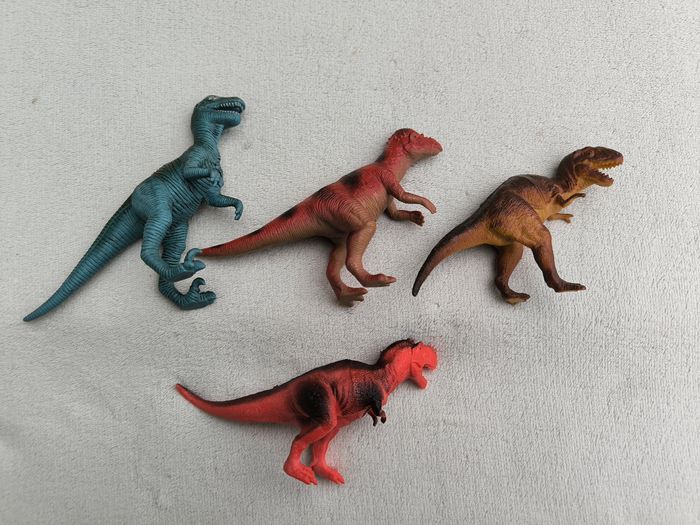 Lot 14 dinosaures - photo numéro 2
