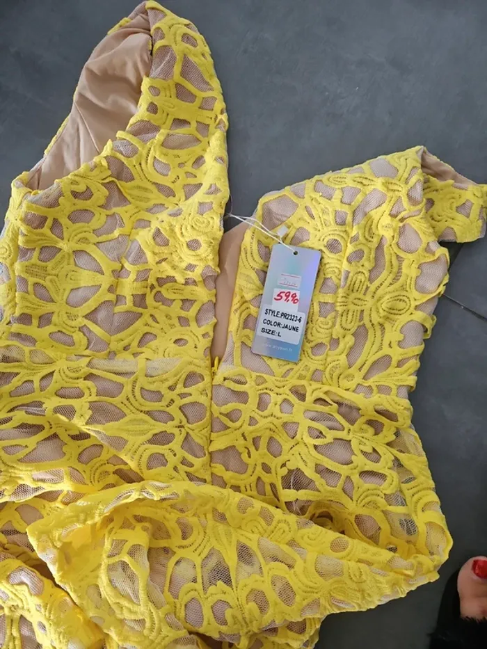 Robe jaune - photo numéro 4
