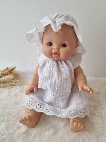 Robe et chapeau poupée