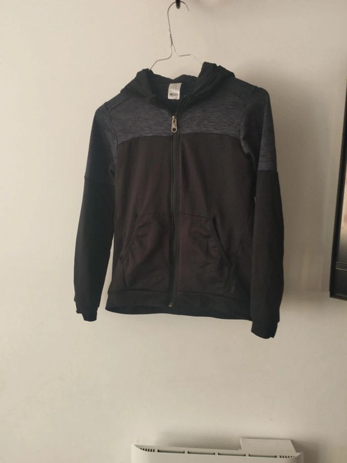 Veste zippée à capuche