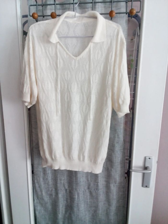 Pull coloris ivoire manches courtes