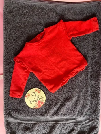 Pull rouge Kiabi 9 mois