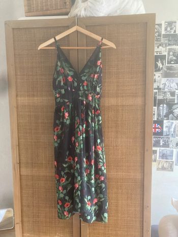 Robe D été à bretelles  fleurie T 36