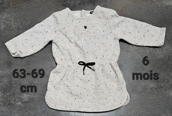 Robe pull gris clair à poids. Toute douce. 6 mois, 63 - 69cm. Kiabi.