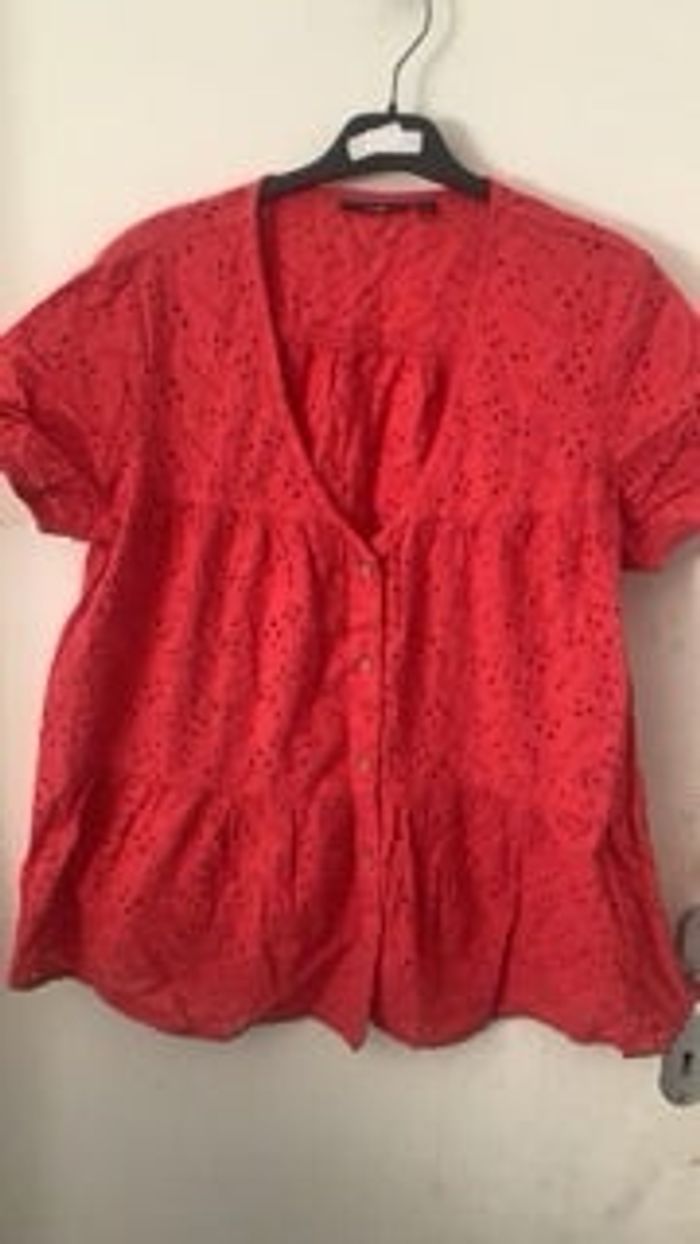 TEE shirt femme taille 38.40