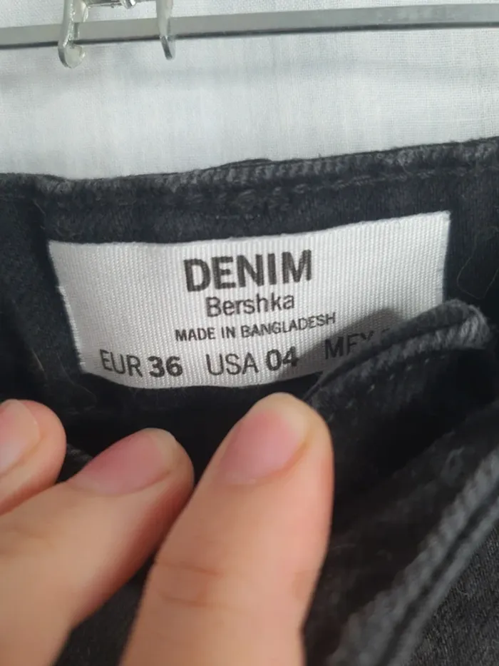 Short en jean noir bershka - photo numéro 2