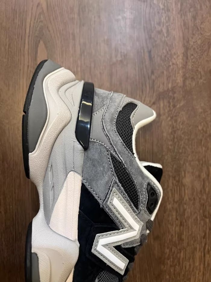 New Balance 9060 Noir et Gris 45 - photo numéro 5