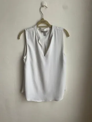 Blouse légère sans manches