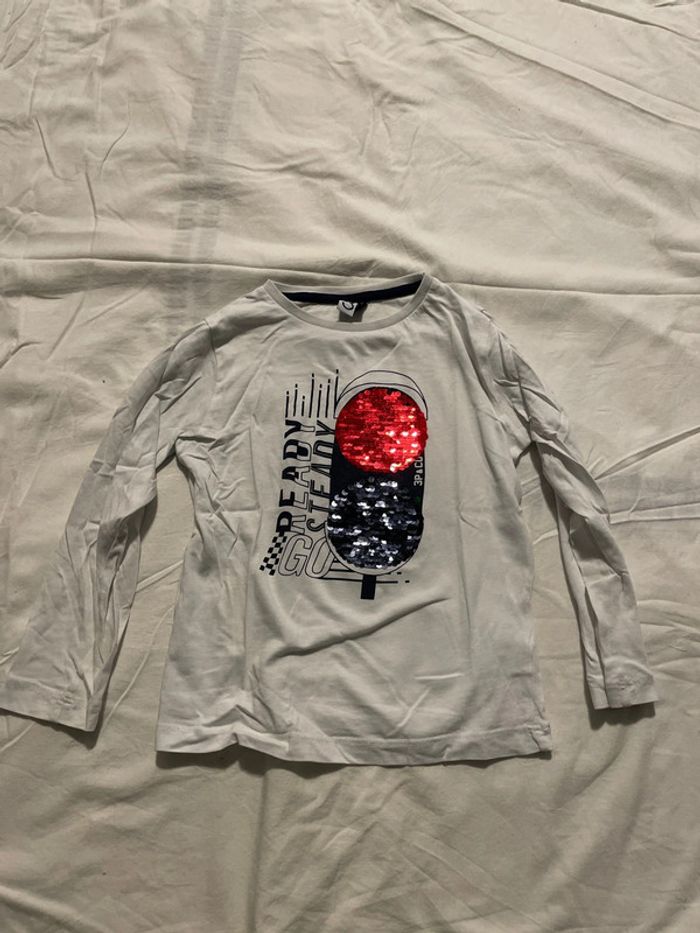 T shirt à manche longue 3 pommes 4/5 ans