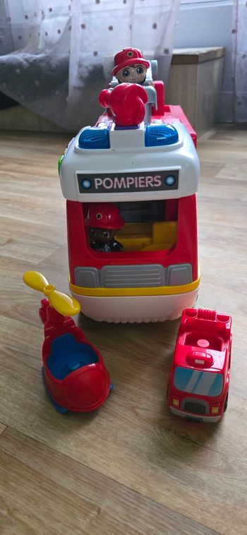 Super camion caserne de pompier