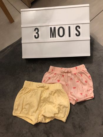 Lot 2 shorts 3 mois
