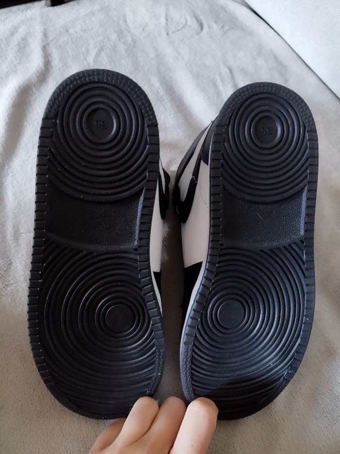 Baskets neuves jamais portées T35 - photo numéro 5