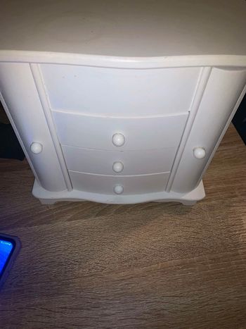 Boîte à bijoux en bois