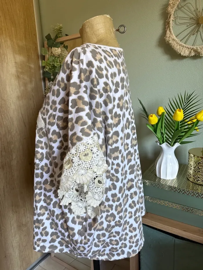Magnifique tee shirt oversize léopard et broderie femme - photo numéro 3