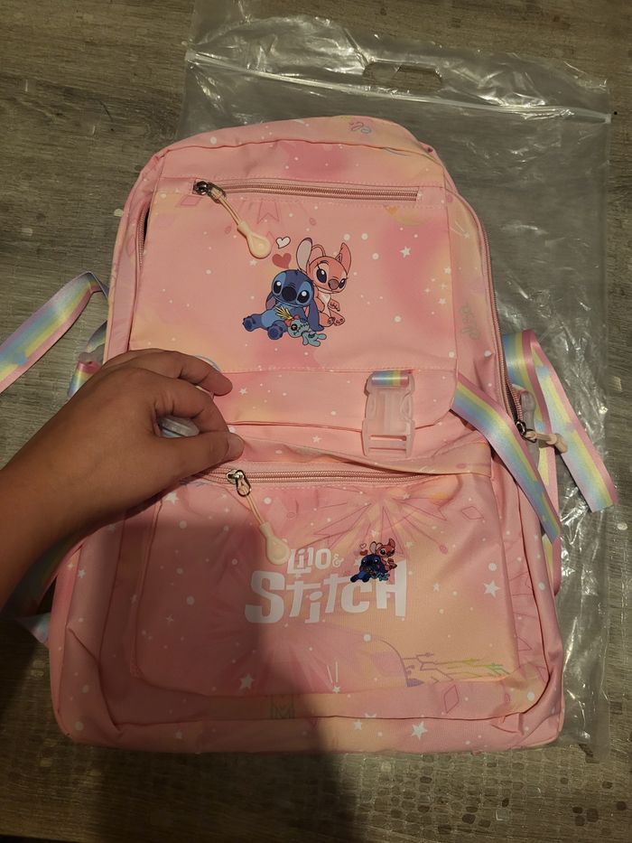 Grand sac à dos stitch idéal pour l'école - photo numéro 2