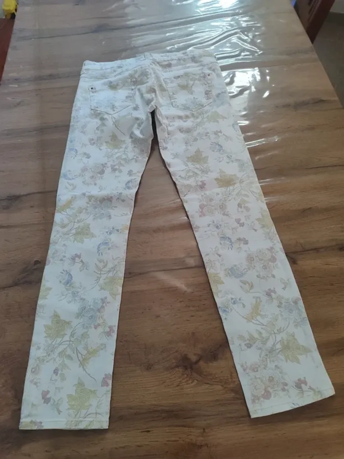 Jeans droit Zara blanc Taille 38. L'incontournable de l'été ! - photo numéro 2