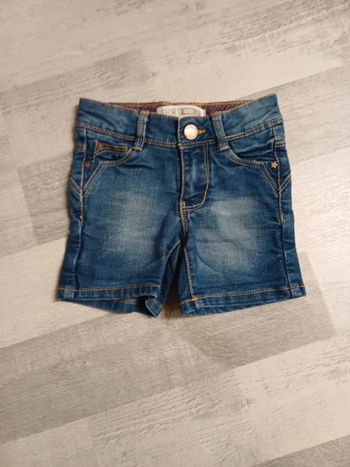 Short jeans
