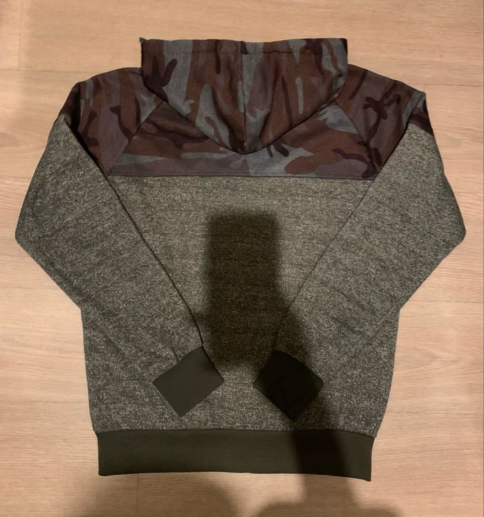 Gilet et tee shirt motif militaire taille exactement 16ans - photo numéro 5