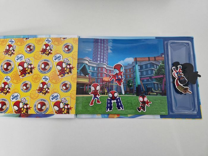 Livre à magnets Spidey - photo numéro 2