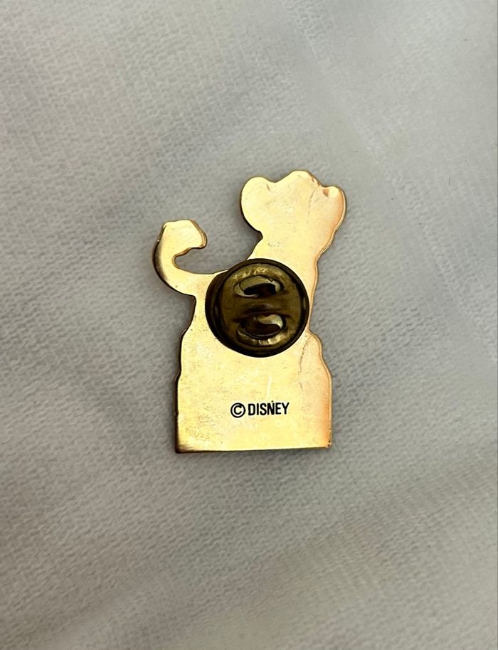 Pin’s Disney Home Video Simba - photo numéro 2