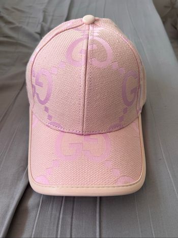 rose casquette gucci