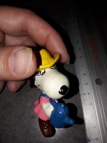 snoopy figurine