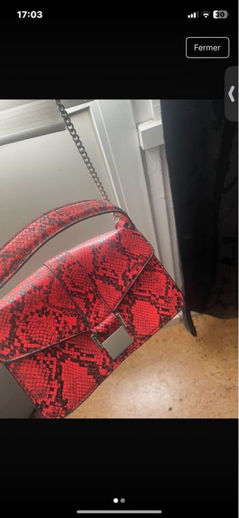 Sac à main croco rouge et noir tres bon état