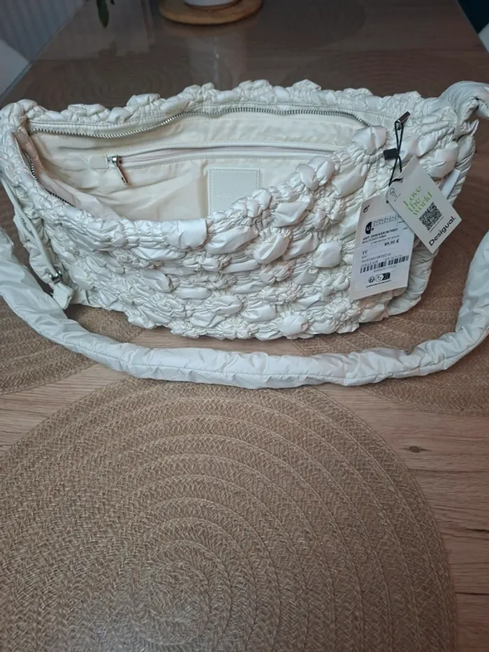 Sac Desigual blanc texturé – neuf avec étiquette - photo numéro 9
