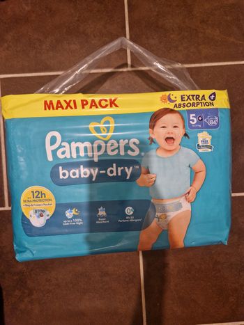 Couches pampers taille 5+