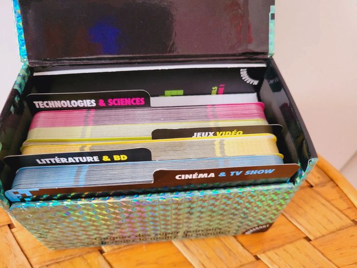 Neuf jeu de société complet Boîte à culture geek cartes apéro connaissances gaming jeux vidéos - photo numéro 5