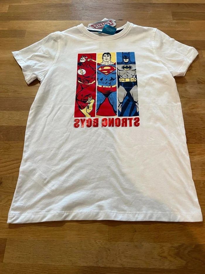 Tee shirt