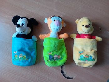 3 peluches Disney