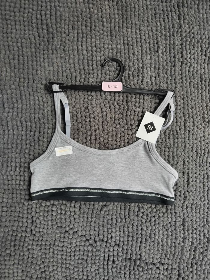 Brassière neuve 8/10 ans fille