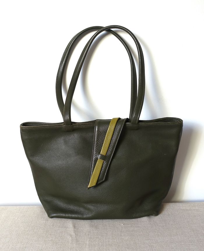 Grand sac vintage en cuir vert - Création artisan indépendant - photo numéro 1