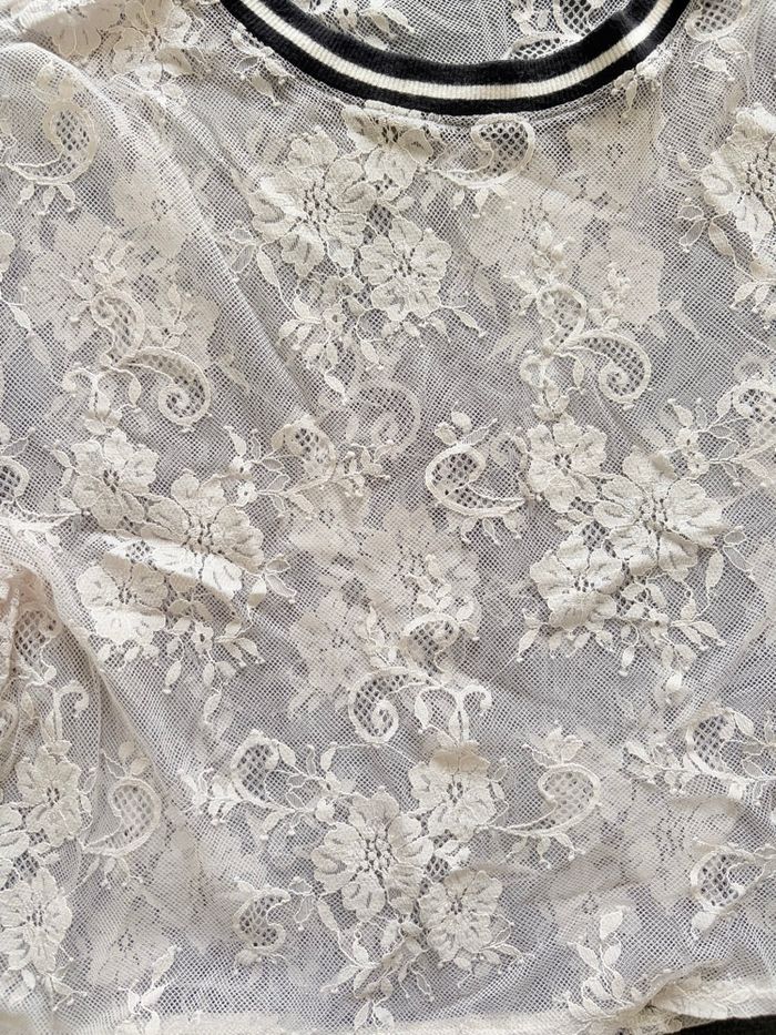 T-shirt en dentelle - photo numéro 2