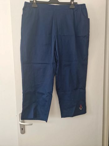 Pantacourt femme bleu taille élastique Taille 50 neuf sans étiquette afibel