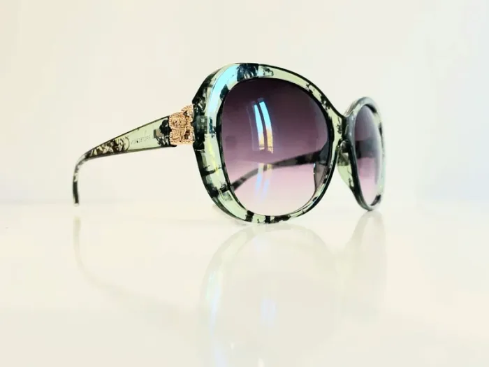 Lunette de soleil femme verte marbré verres dégradés uvprotection catégorie 3 - photo numéro 6