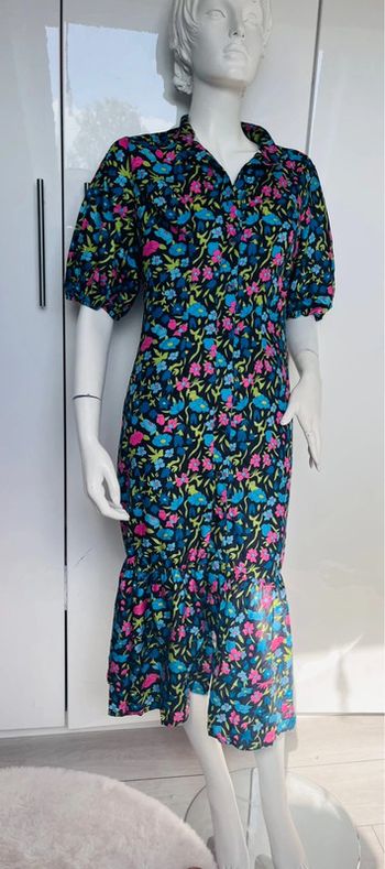 longue robe fleurie boutonnée