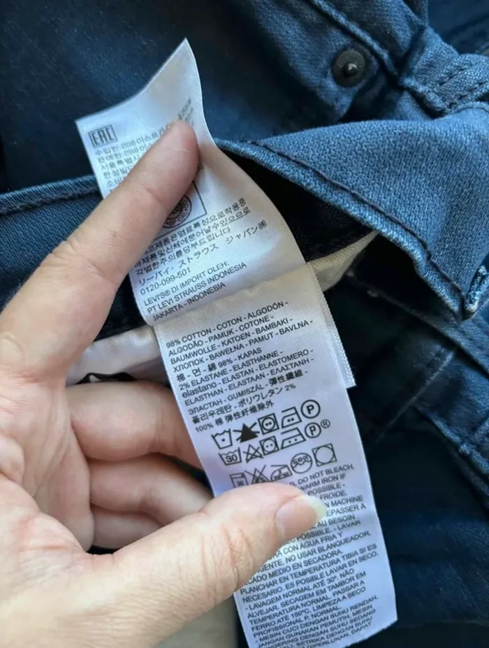 Jean Levi’s homme 541 Athletic taper regular straight droit W39 L34 48/50 XL/2XL enduit bleu marine - photo numéro 10