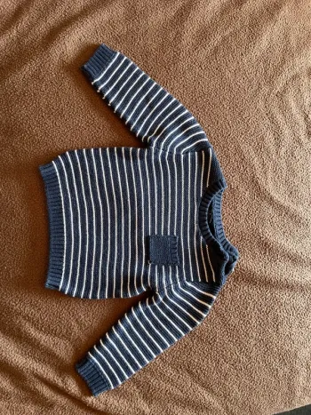 Pull à rayures bébé
