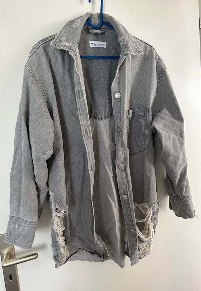 Veste en jean grise à déchirures -Zara