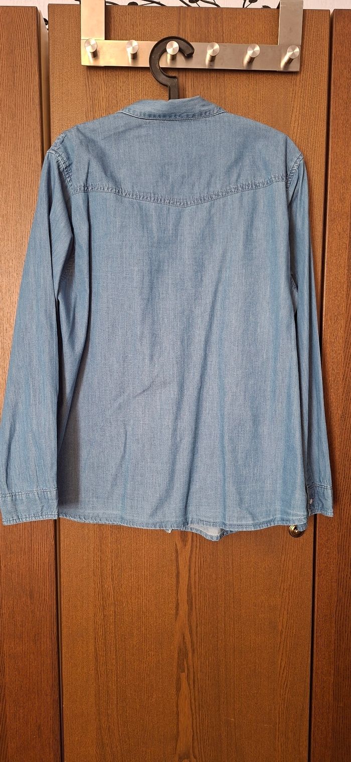 Chemise en jeans avec broderie - photo numéro 2