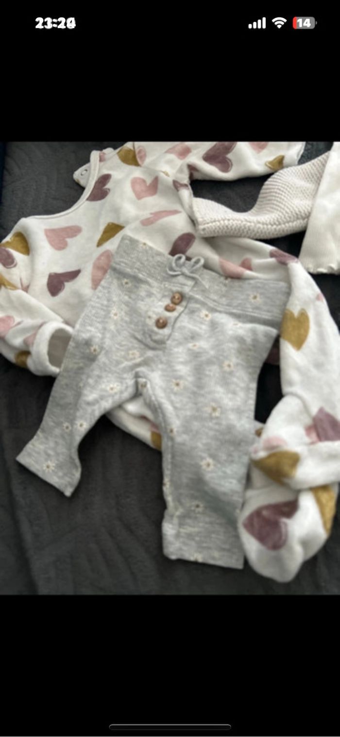 Lot de 9 vêtements taille 1 mois - photo numéro 8